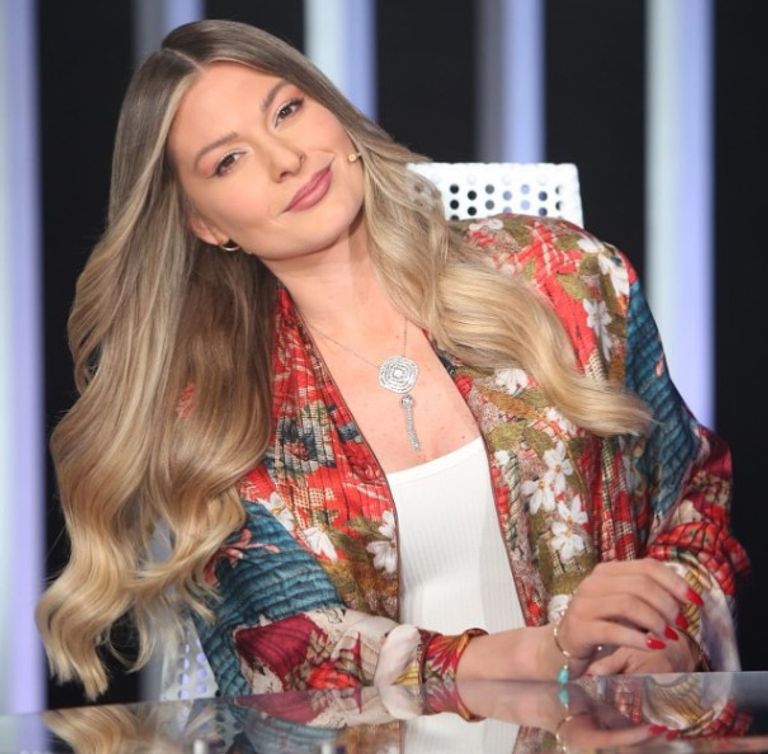 الفنانة اللبنانية باميلا الكيك