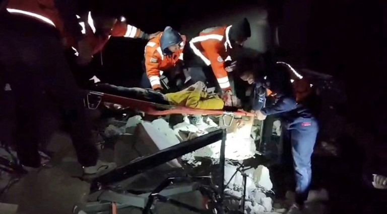 مبنى دمره القصف الإسرائيلي على غزة - رويترز