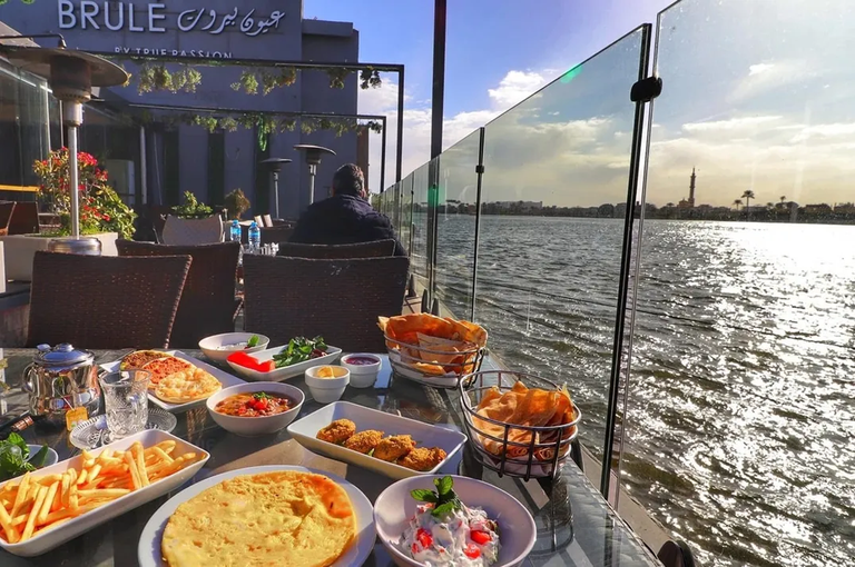 إفطار باخرة نايل بوينت عيون بيروت أحد أماكن الخيم الرمضانية 2024 في القاهرة أماكن الخيم الرمضانية 2024 في القاهرة