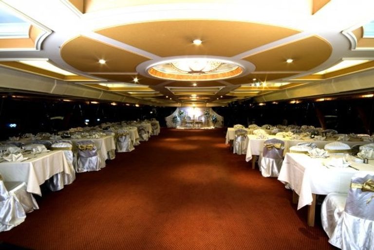 إفطار في باخرة نايل كريستال المعادي أحد أماكن الخيم الرمضانية 2024 في القاهرة أماكن الخيم الرمضانية 2024 في القاهرة