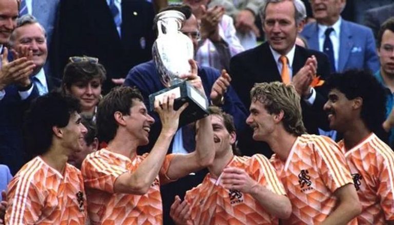 منتخب هولندا بطل أوروبا 1988