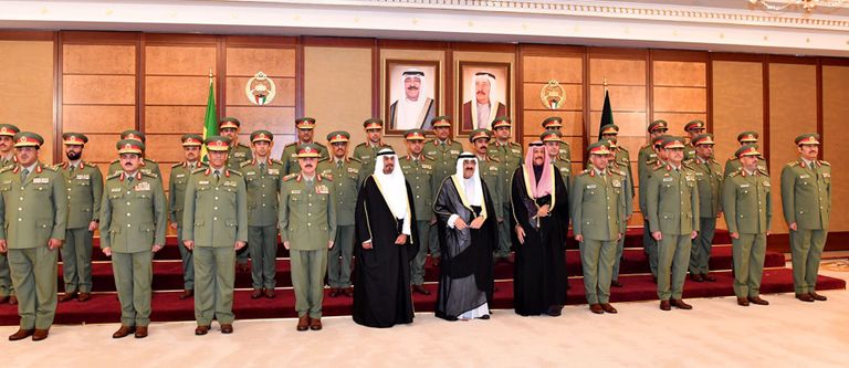 جانب من زيارات الشيخ مشعل الأحمد الجابر الصباح للمؤسسات العسكرية