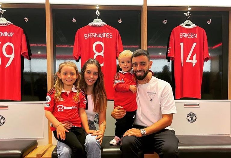 برونو فيرنانديز وعائلته البرتغالي برونو فرنانديز