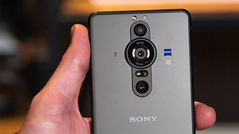 هواتف Sony التي تدعم شريحة الاتصال الإلكترونية eSIM الهواتف المتوافقة مع eSIM للمسافرين