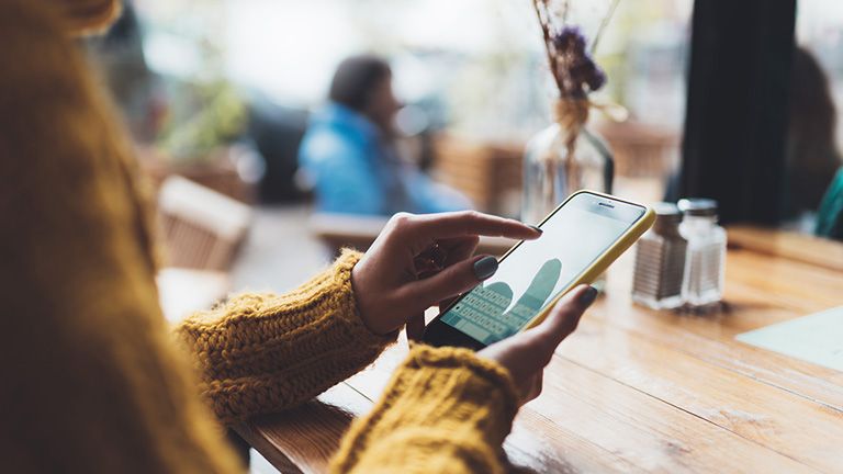 نصائح لاختيار أفضل شريحة بيانات إلكترونية eSIM لرحلتك الهواتف المتوافقة مع eSIM للمسافرين