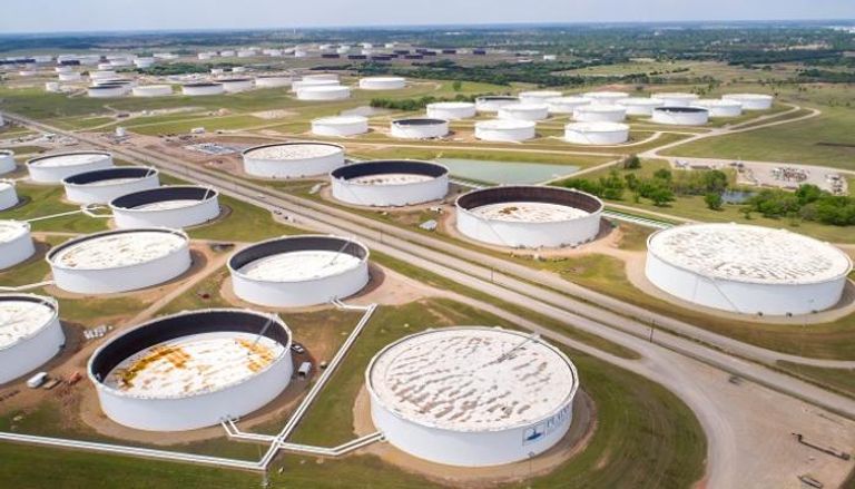 صهاريج تخزين النفط الخام في كوشينغ بولاية أوكلاهوما - رويترز