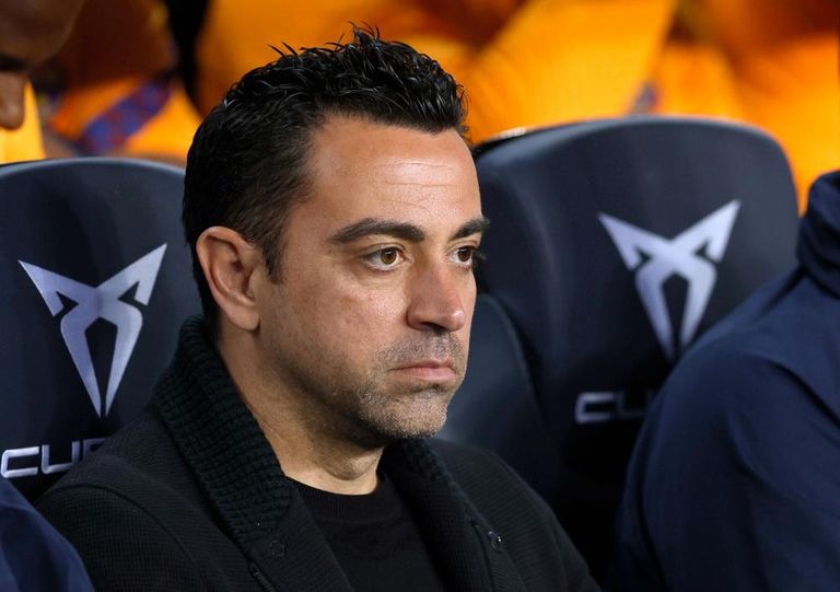 ملامح الغضب على وجه تشافي هيرنانديز مدرب برشلونة