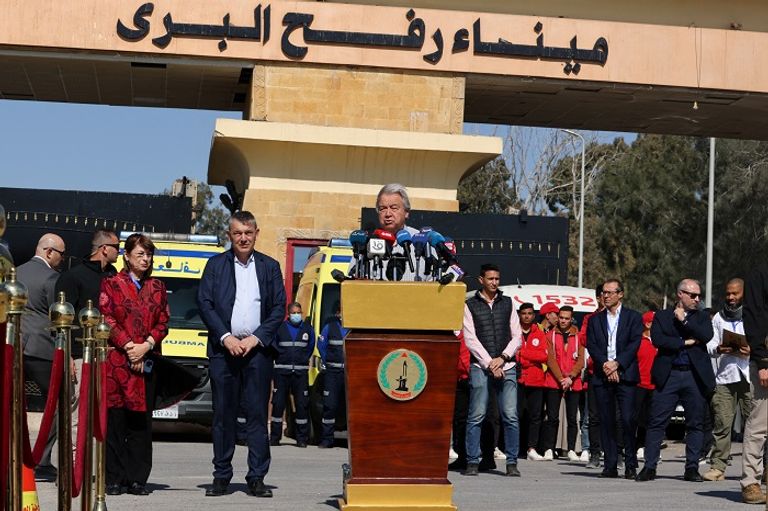 الدخان يتصاعد إثر غارة إسرائيلية على غزة - رويترز