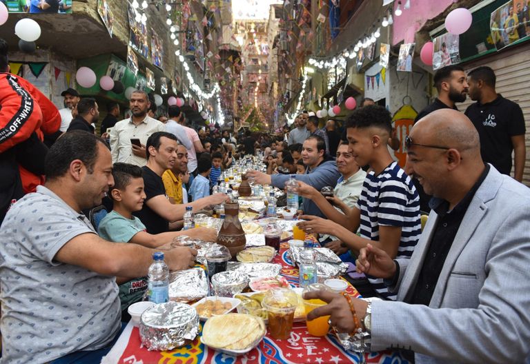 جانب من مائدة إفطار المطرية