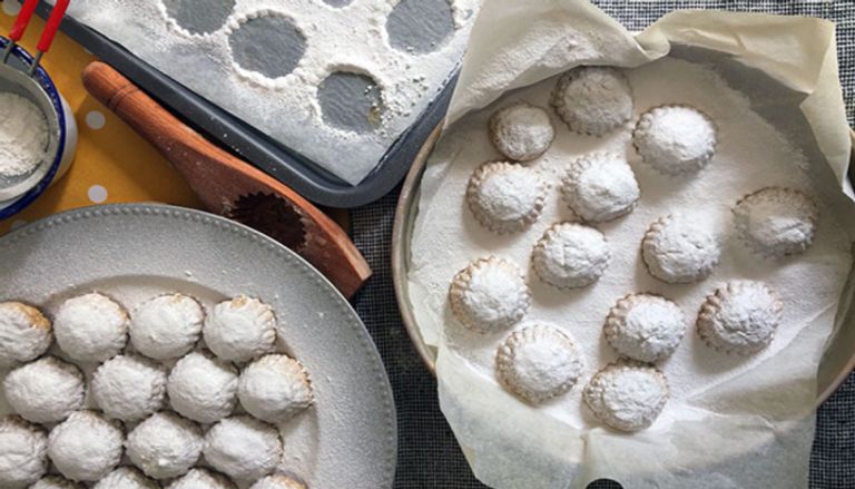 أسعار كحك العيد 2024 في مصر في حلواني إيتوال قائمة أسعار كحك العيد 2024 في مصر