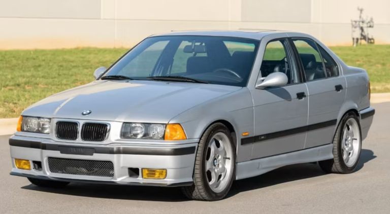 طراز BMW M3 Sedan طراز BMW 318ti