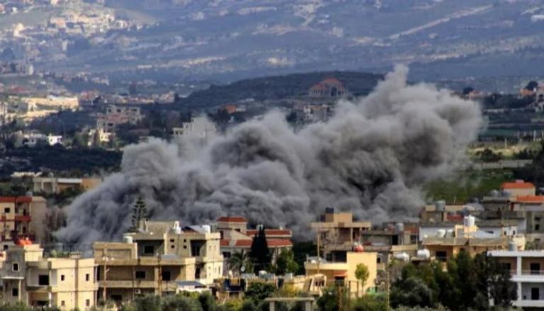دخان يتصاعد بعد قصف إسرائيلي في لبنان
