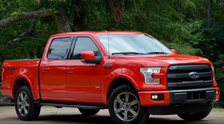 شاحنة Ford F-150 لعام 2015 شاحنة Ford F-150 لعام 2017
