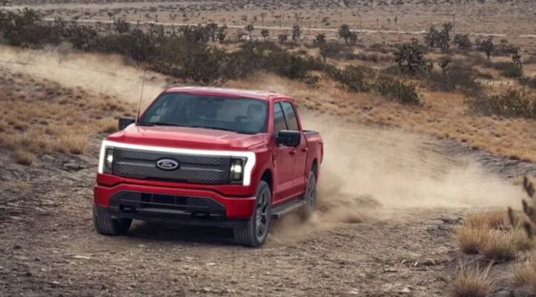 شاحنة Ford F-150 لعام 2024 شاحنة Ford F-150 لعام 2017