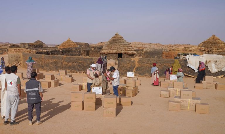 من توزيع المير الرمضاني على أهالي تشاد