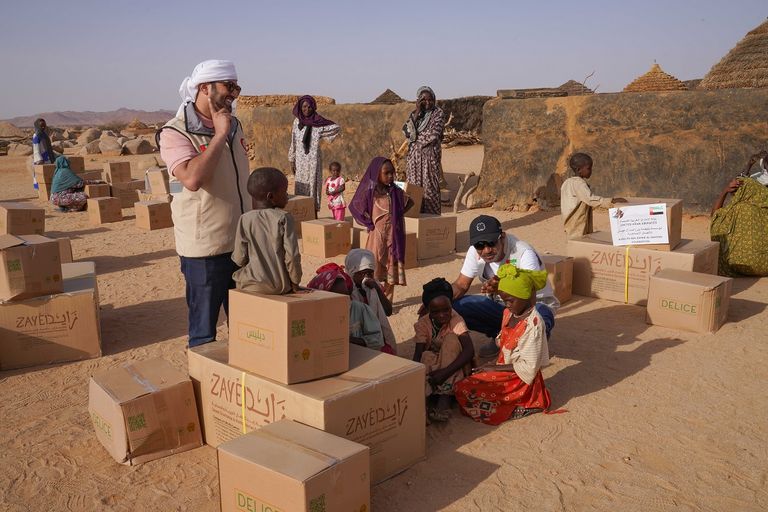 من توزيع المير الرمضاني على أهالي تشاد