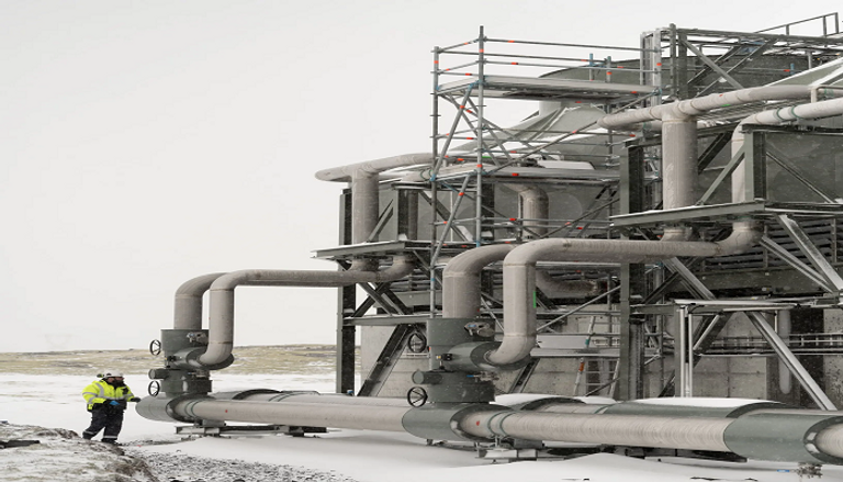 آلة لسحب الانبعاثات الكربونية من الغلاف الجوي