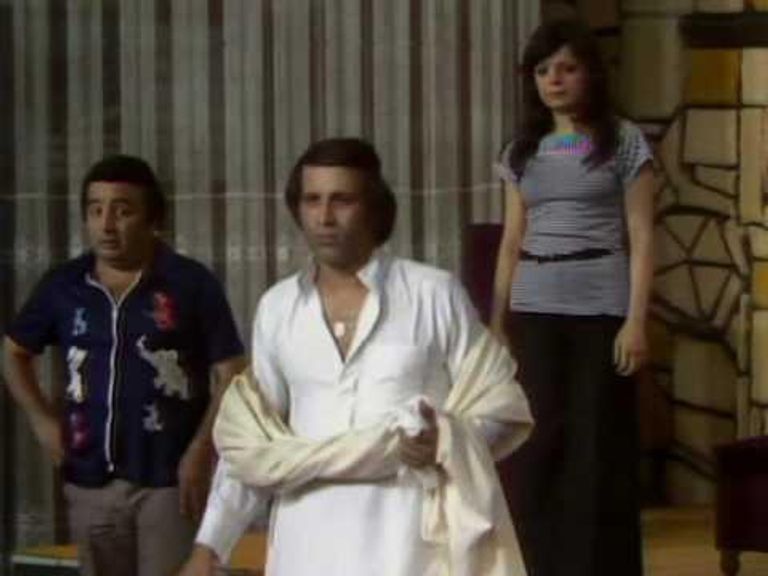 الفنانة نادية شكري - أرشيفية