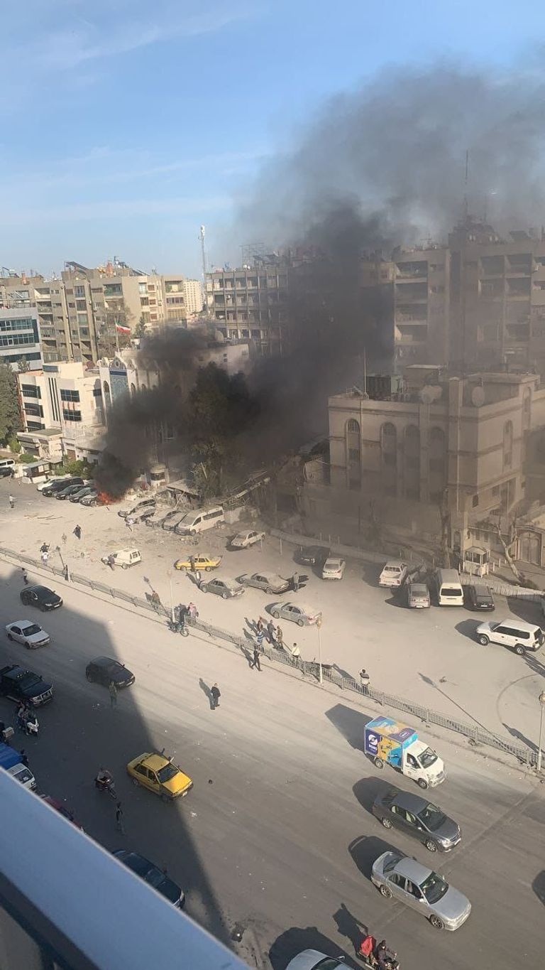 آثار الهجوم على القنصلية الإيرانية