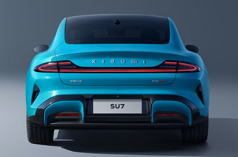 سيارة شاومي الكهربائية الجديدة SU7