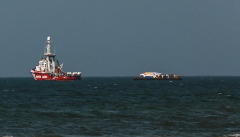 سفينة تحمل مساعدات لقطاع غزة