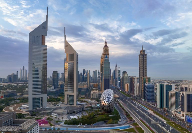 الإمارات تنطلق في سباق التنافسية العالمية