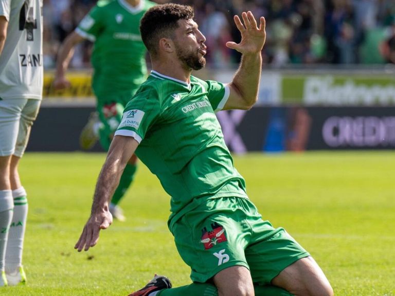 أيمن محيوس فلاديمير بيتكوفيتش مدرب منتخب الجزائر