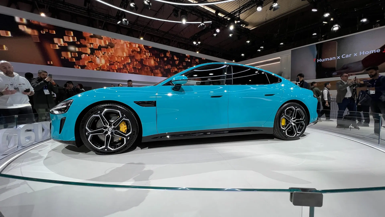 مميزات وعيوب سيارة Xiaomi SU7 سيارة Xiaomi SU7