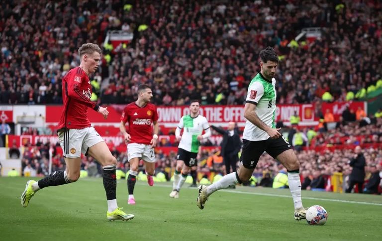 مباراة مانشستر يونايتد وليفربول - أرشيفية كلوب وتين هاغ مدربا مانشستر يونايتد وليفربول