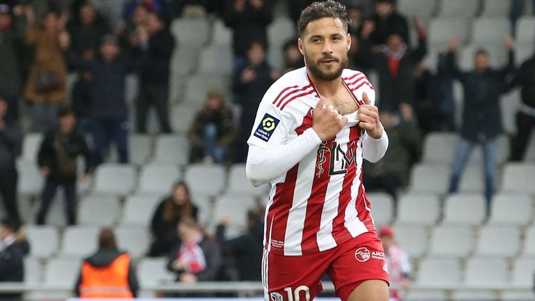 يوسف بلايلي يوسف بلايلي بقميص بريست الفرنسي