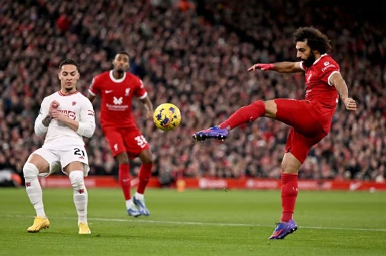 المصري محمد صلاح لاعب ليفربول الإنجليزي