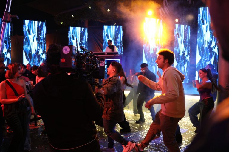 علي ربيع في فيلم «ع الماشي»