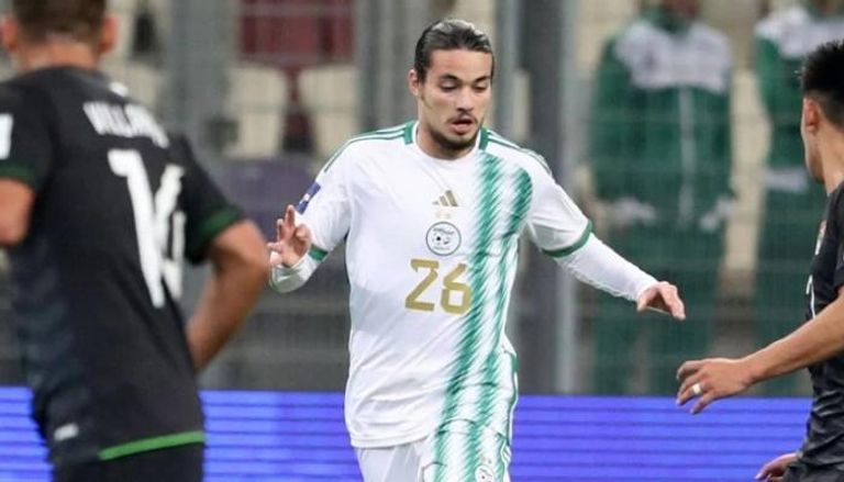 أنيس حاج موسى لاعب منتخب الجزائر