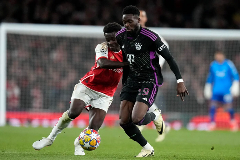 ألفونسو ديفيز ضد أرسنال مباراة أرسنال وبايرن ميونخ في دوري أبطال أوروبا