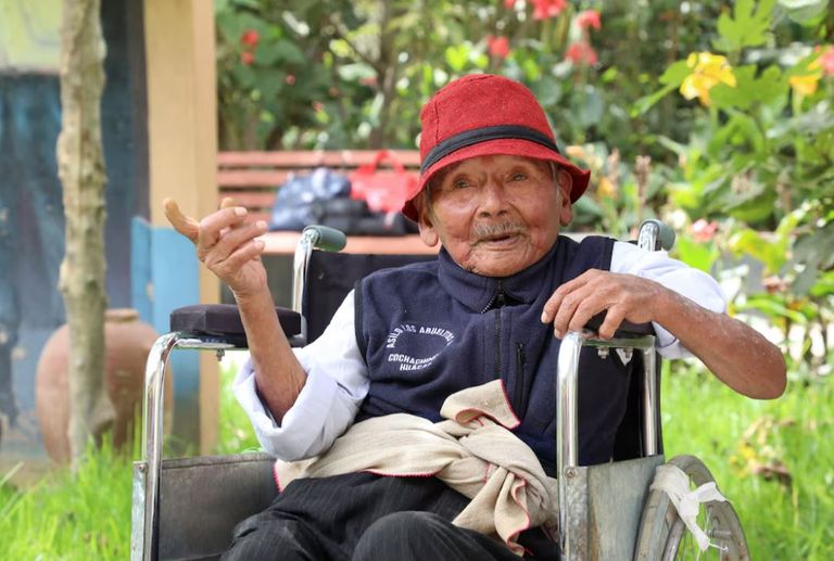 أباد يحتفل بعيد ميلاده الـ«124 طبقا لتصريحات مسؤولين في بلاده»