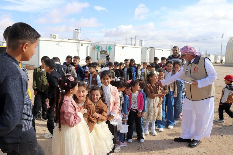 فريق الإغاثة الإماراتي في مخيم مريجيب الفهود