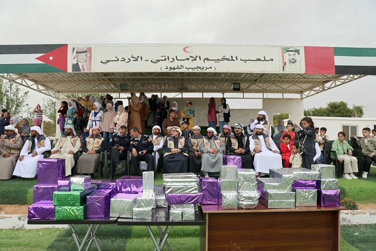 فريق الإغاثة الإماراتي في مخيم مريجيب الفهود