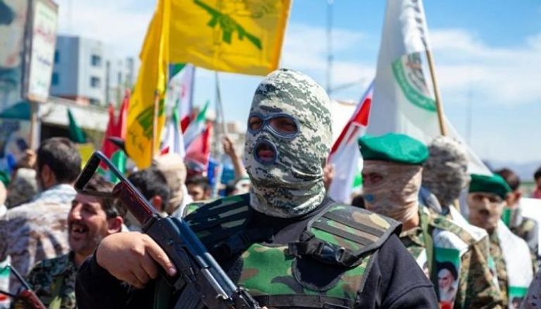 عناصر من حزب الله اللبناني الموالي لإيران