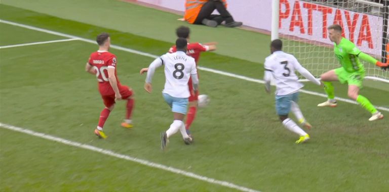 محمد صلاح في مباراة كريستال بالاس