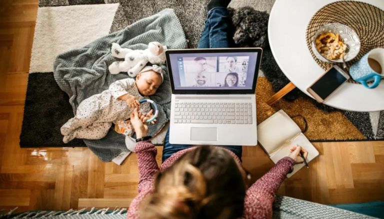 نصائح للتعامل مع الشعور بالذنب عند الأم العاملة نصائح للتعامل مع الشعور بالذنب عند الأم العاملة