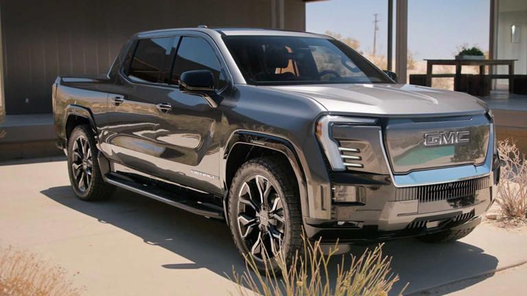 شاحنة GMC الجديدة  Sierra EV Denali Edition 1