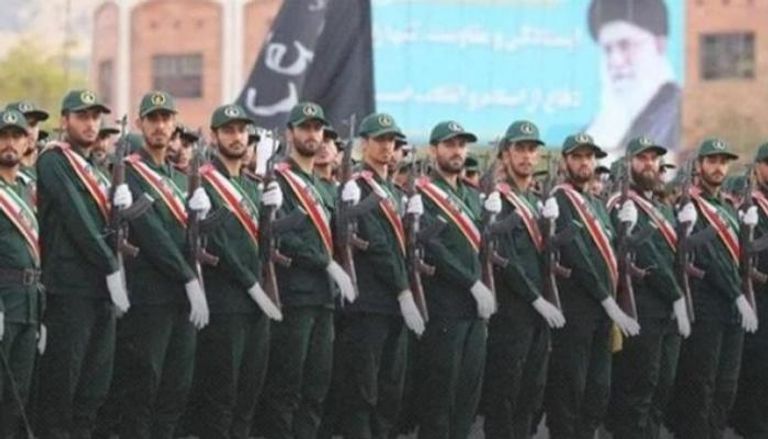 عرض عسكري سابق في إيران