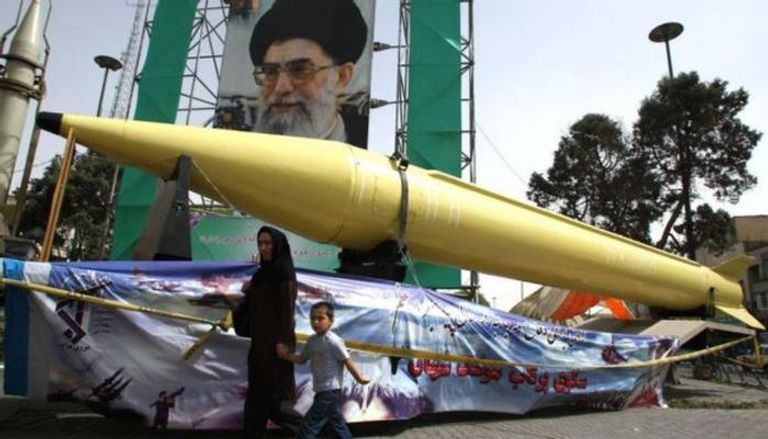 مجسم لصاروخ في إيران