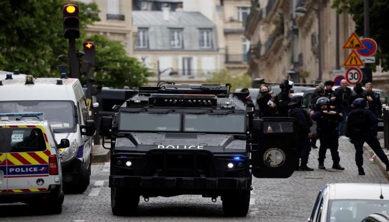 الشرطة الفرنسية أمام قنصلية إيران في باريس 