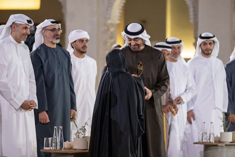 محمد بن زايد والسيدة آمنة القمزي