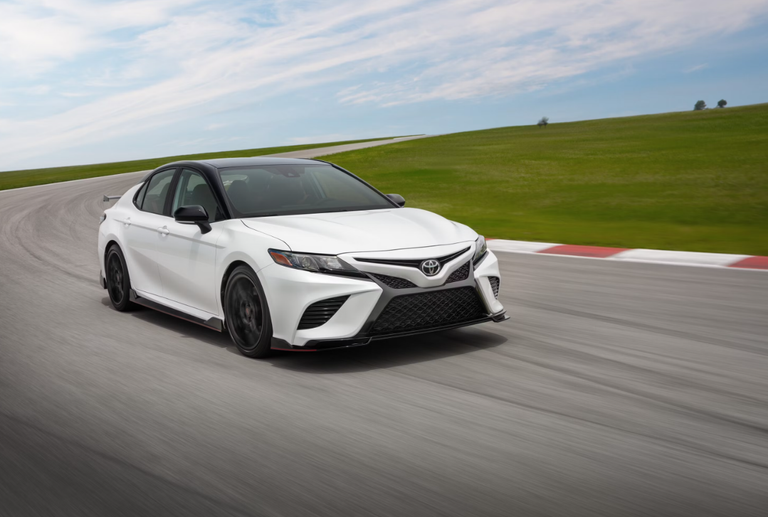 تويوتا كامري 2025