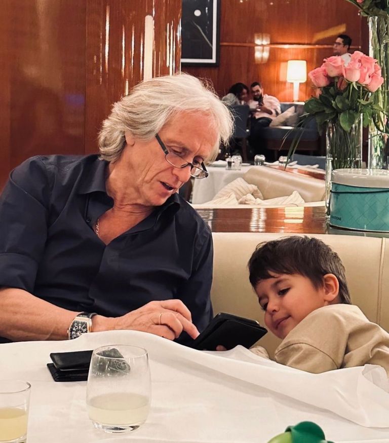 جيسوس يفجر أزمة عائلية قبل موقعة الهلال والعين جورجي جيسوس مدرب الهلال