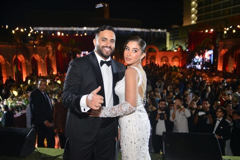 عمرو دياب في حفل زفاف ابن محمد فؤاد