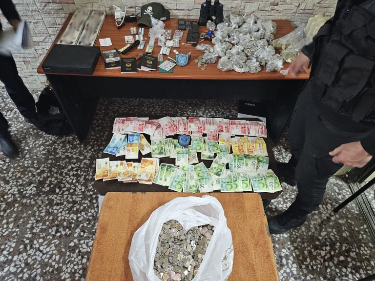 إحدى السيارات المضبوطة