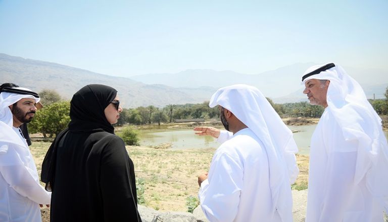 الدكتورة آمنة بنت عبدالله الضحاك أثناء الزيارة